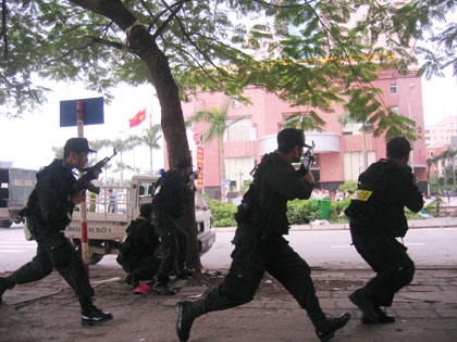 ຫວຽດນາມ - ສິງຄະໂປ ເພີ່ມທະວີການຮ່ວມມື ປ້ອງກັນ ແລະ ຕ້ານ ອາດສະຍາກຳ